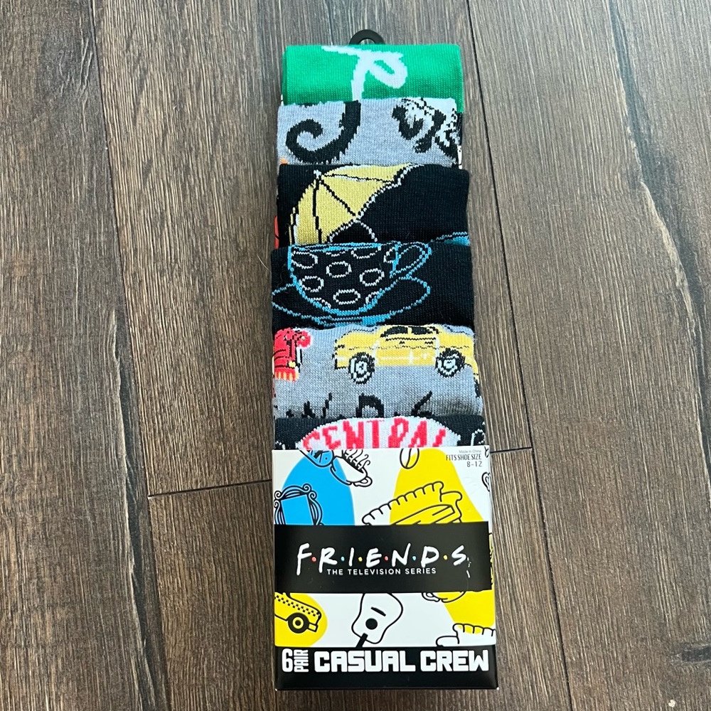 Brand New!FRIENDS Multicolor Casual Crew Socks.Size 8-12 pack of 6 socks / pairs
